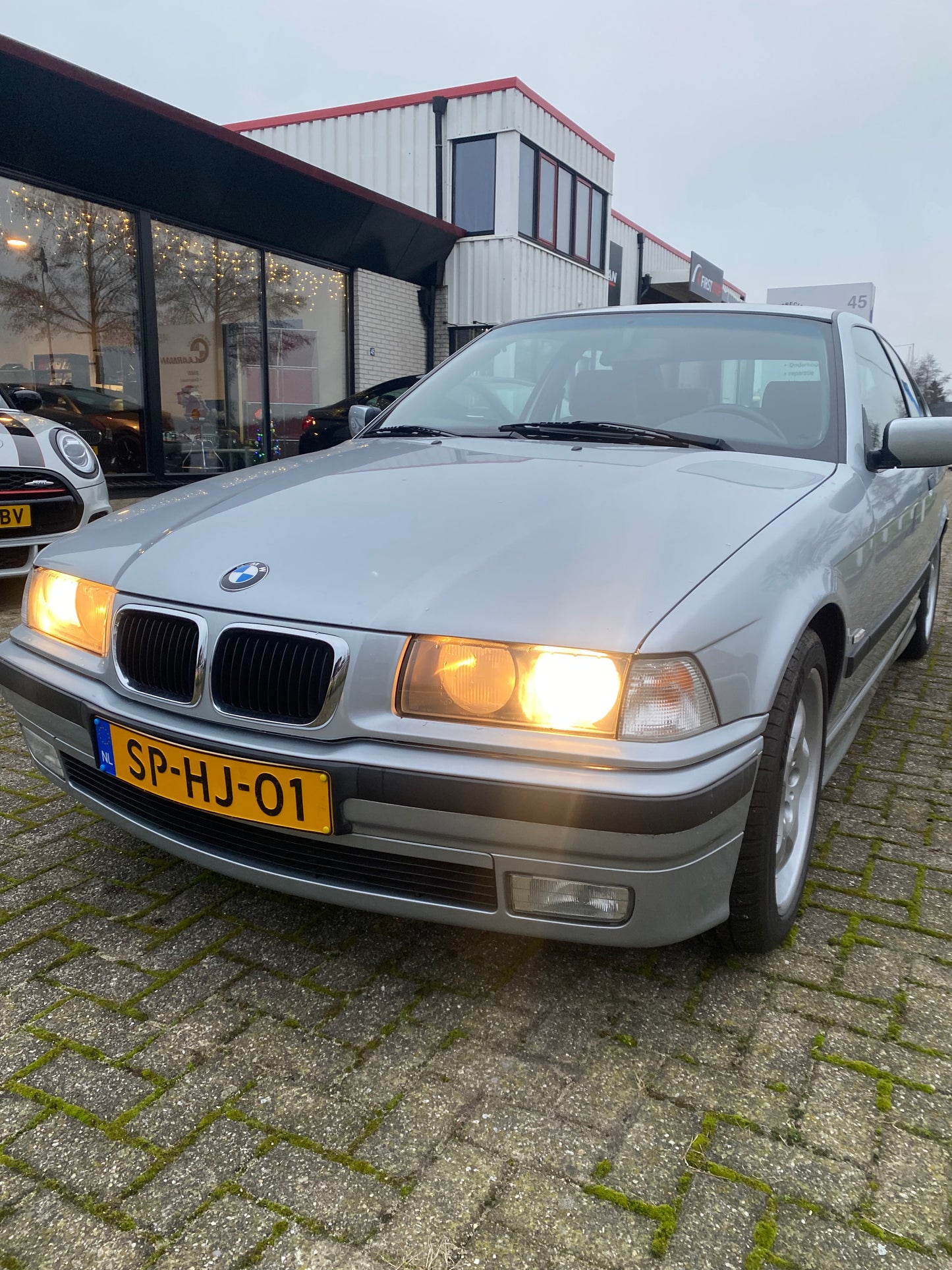 BMW 323TI Compact