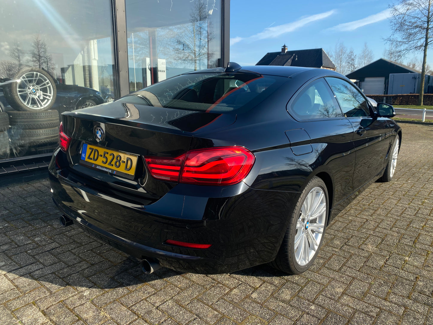 BMW 435i High Executive Zwart